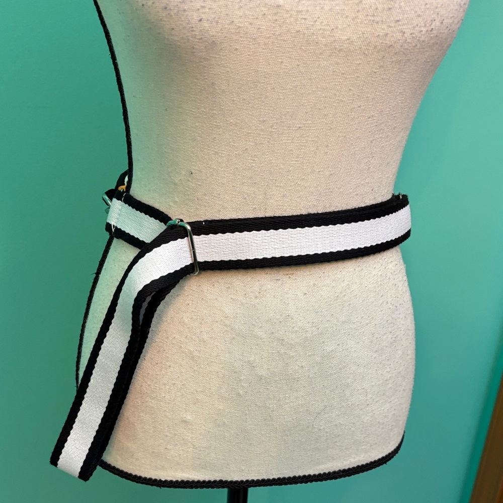 Brighton Colorful Graphic Crossbody Bag - Picture 7 of 12